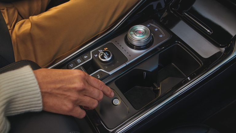 Sorento_HEV_MY25_Detail_Interior_Fingerprint_Recognition_w_Talent