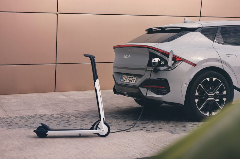 EV6_GTL_MY25_Interior_Vehicle2Load_CMYK