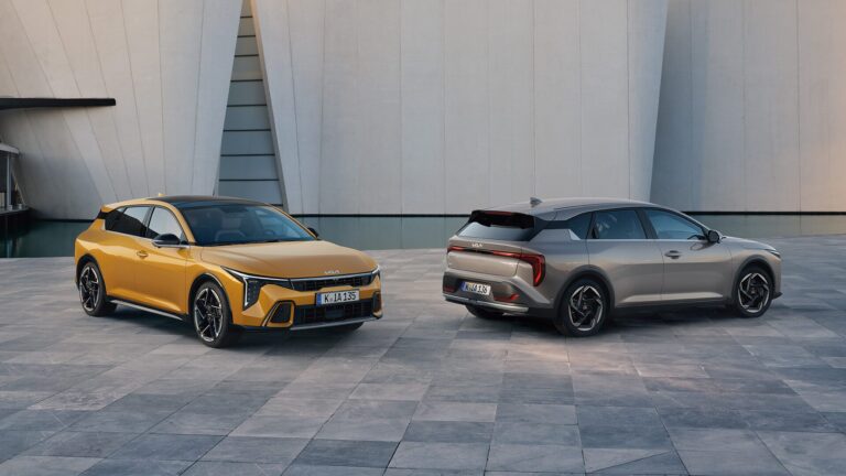 K4_ICE_BL_GTL_MY26_DoublePackshot_rgb